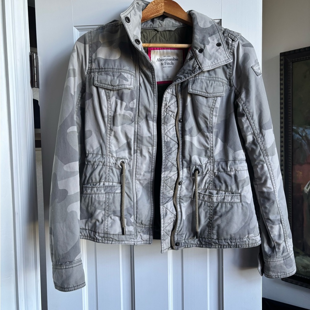 Abercrombie & Fitch Gray Camouflage Jacket